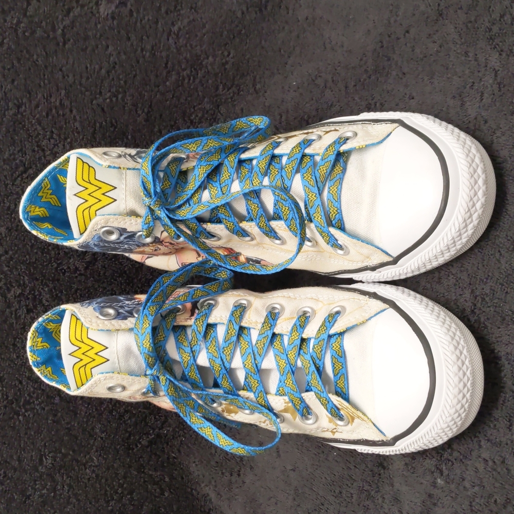 DC Comics x Chuck Taylor All Star Wonder Woman Hi Top Sneakers - Picture 5 of 11